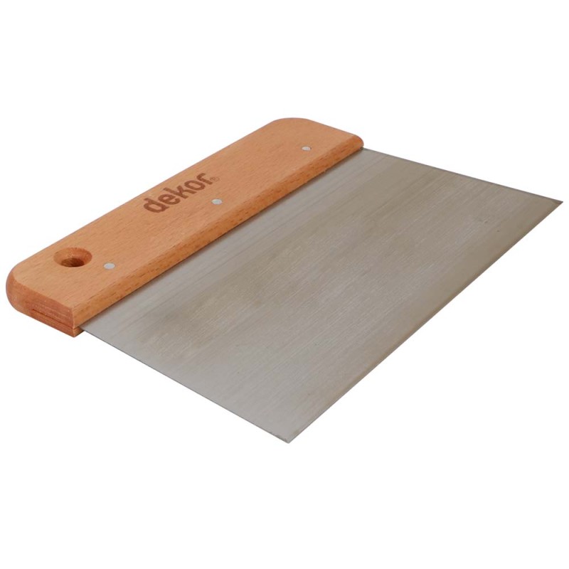 042 WIDE SCRAPER WOODEN HANDLE 22 CM
