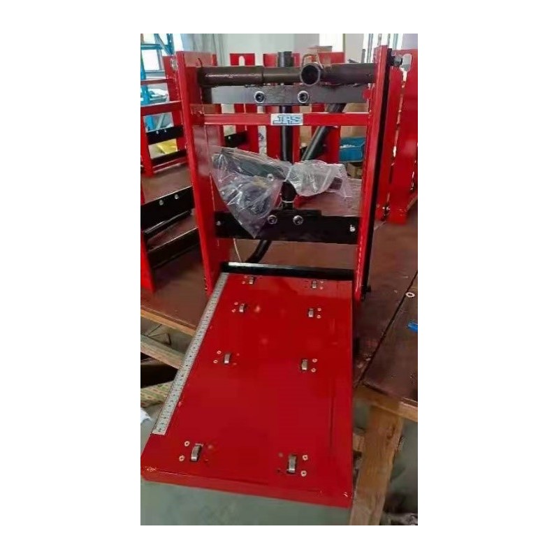 800904 مقص طابوق ابيض