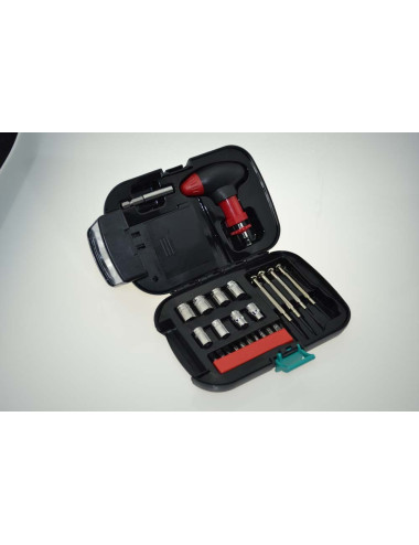 RX204A 19.7*12.7*9.3CM طقم عدة يدوي 24 قطعة