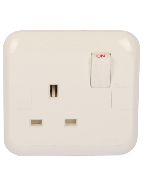 SCAME-INNOVA SINGLE SOCKET 13AMP WHITE