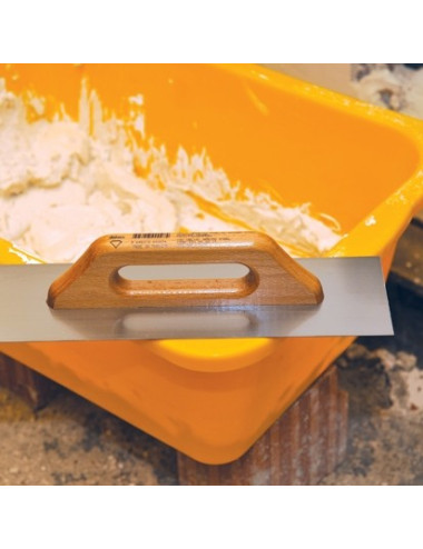 095 PLASTER TROWEL WOODEN HANDLE 30 CM