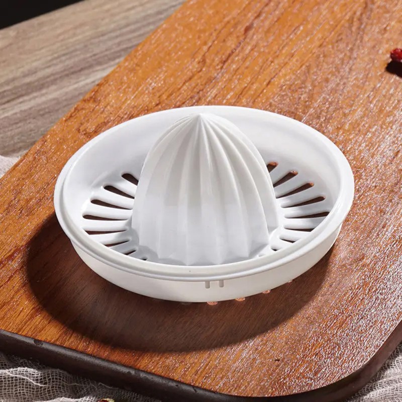 CITRUS JUICER WITH PLASTIC BOWL