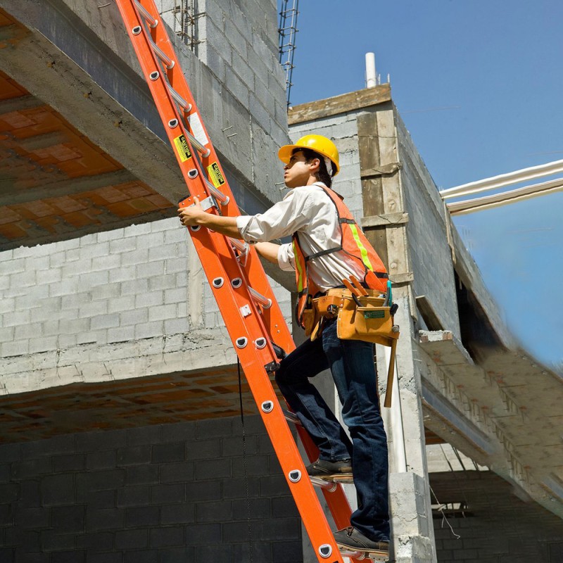 527187 FIBER GLASS LADDER WITH ROPE ORRANGE