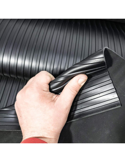 TRUCK RUBBER BED MAT 1.35 X 2 X 3MM