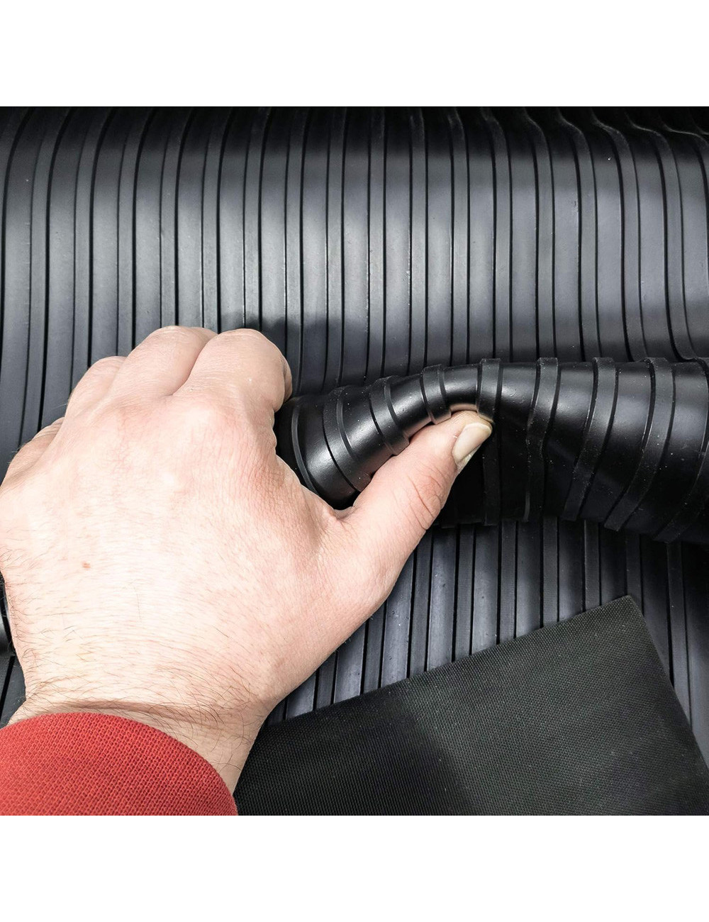 TRUCK RUBBER BED MAT 1.35 X 2 X 3MM