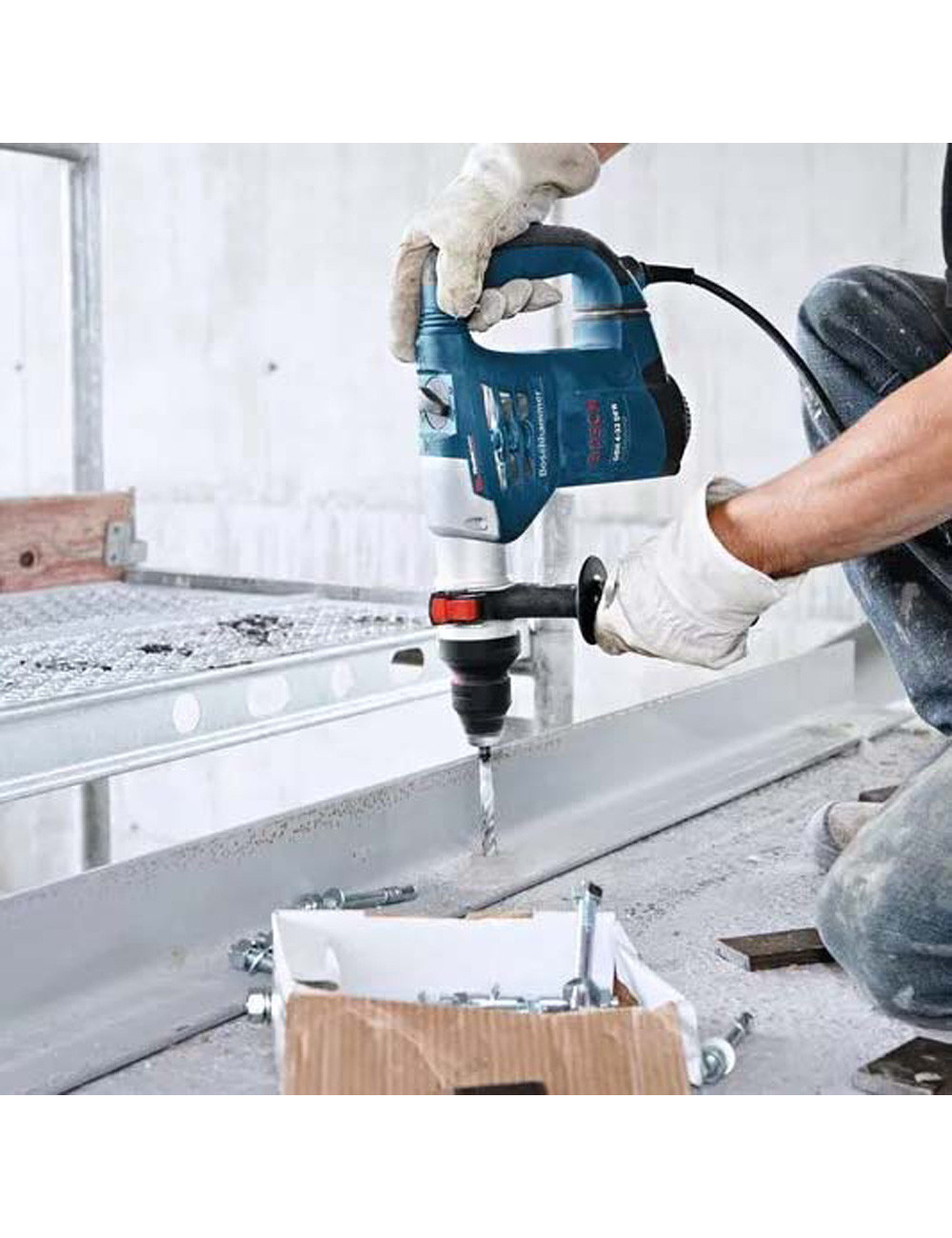 BOSCH GSH 4 32DFR ROTARY HAMMER DRILL