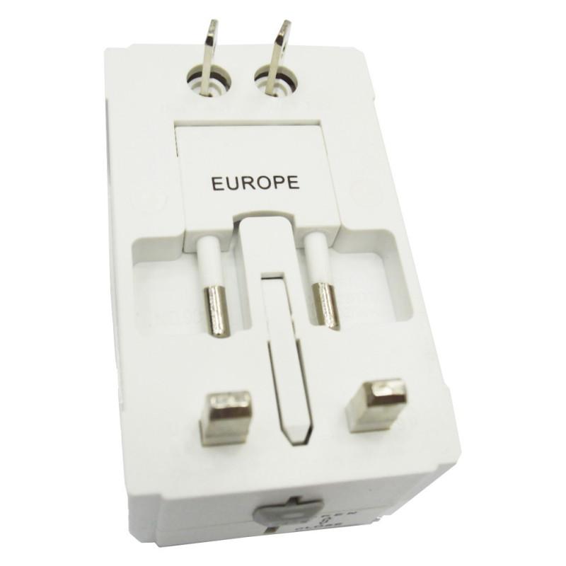 933L ALL IN ONE INTERNATIONAL ADAPTOR WITH USB 13 AMP