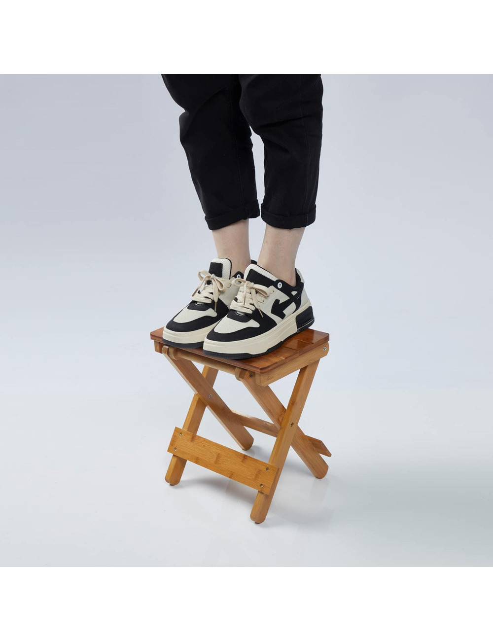 2049 WOODEN FOLDING STOOL