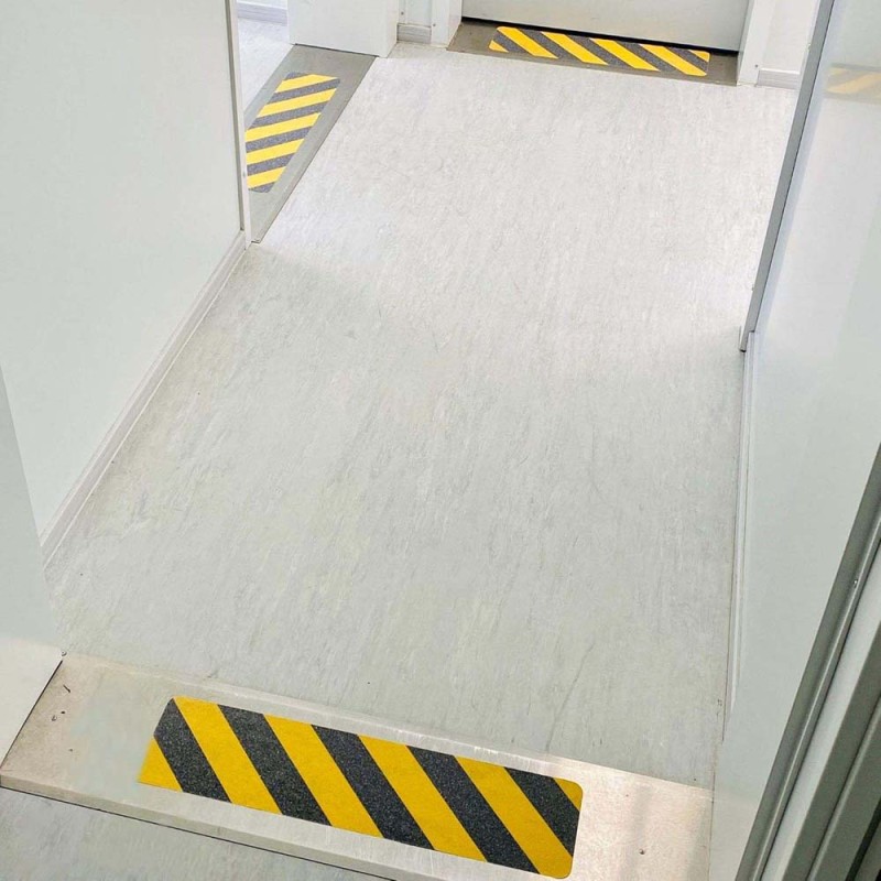 IT-40187 ANTI SLIP TAPE