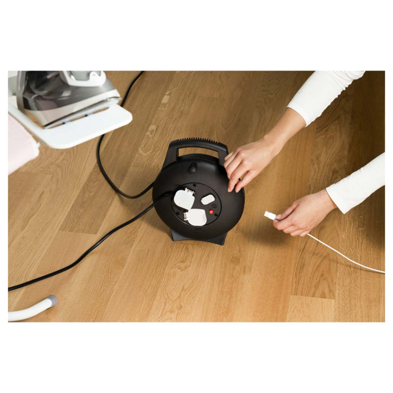 VL-X V315 U BG DOMESTIC CABLE REEL 13 AMP 2WAY+2USB15 MTR